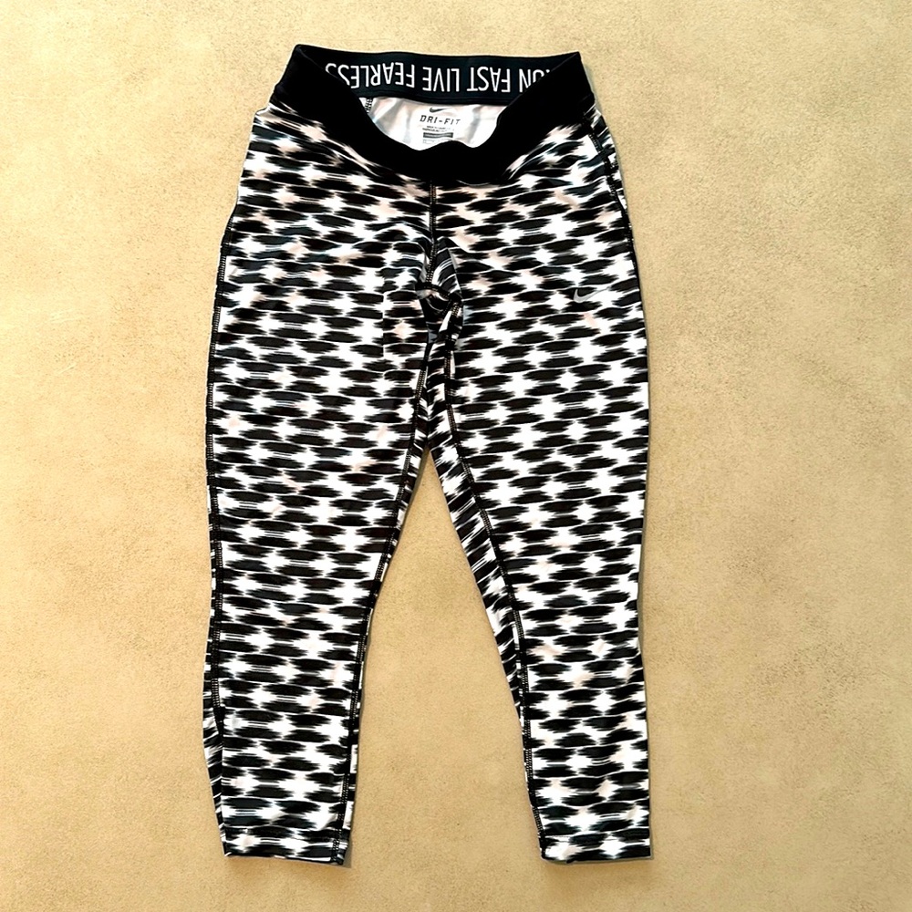Nike cropped leggings!